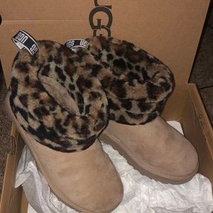 UGG Fluff mini quilted leopard boots